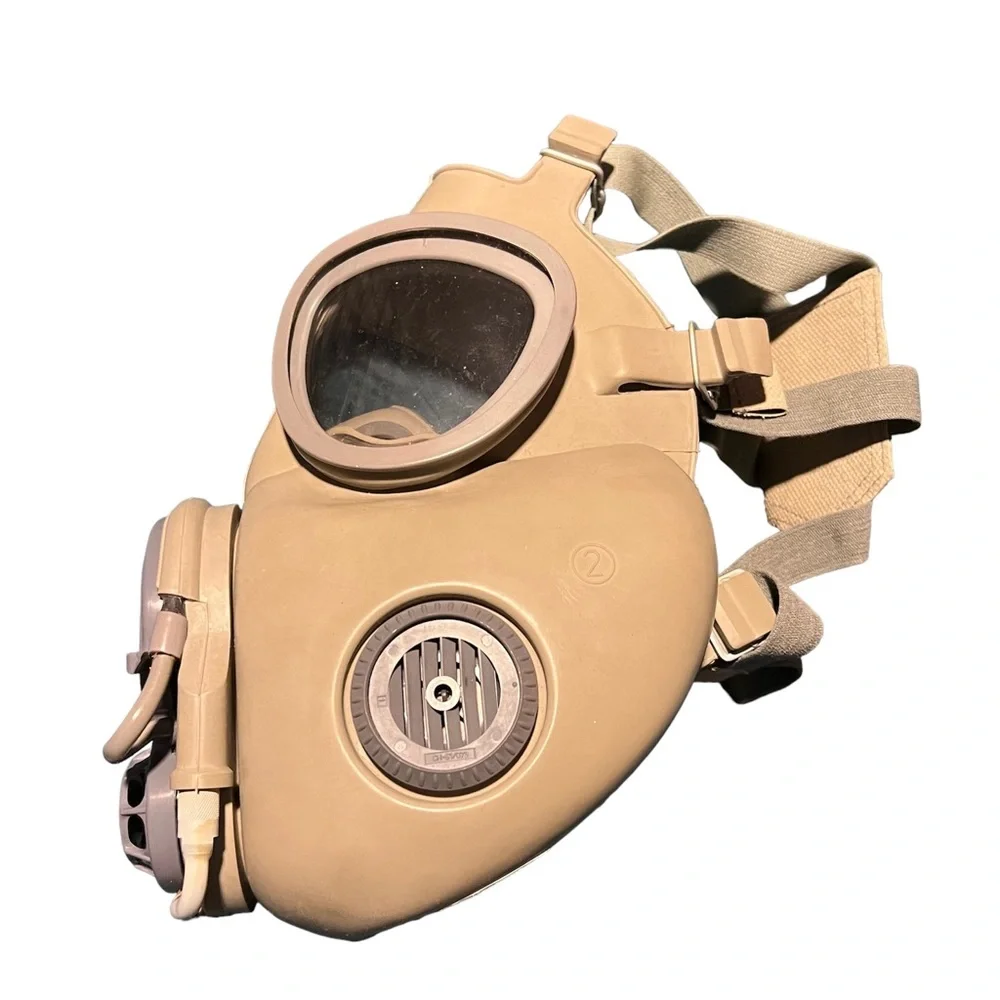 Mask brand new with free bag